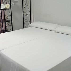Habitación con 2 Camas Individuales